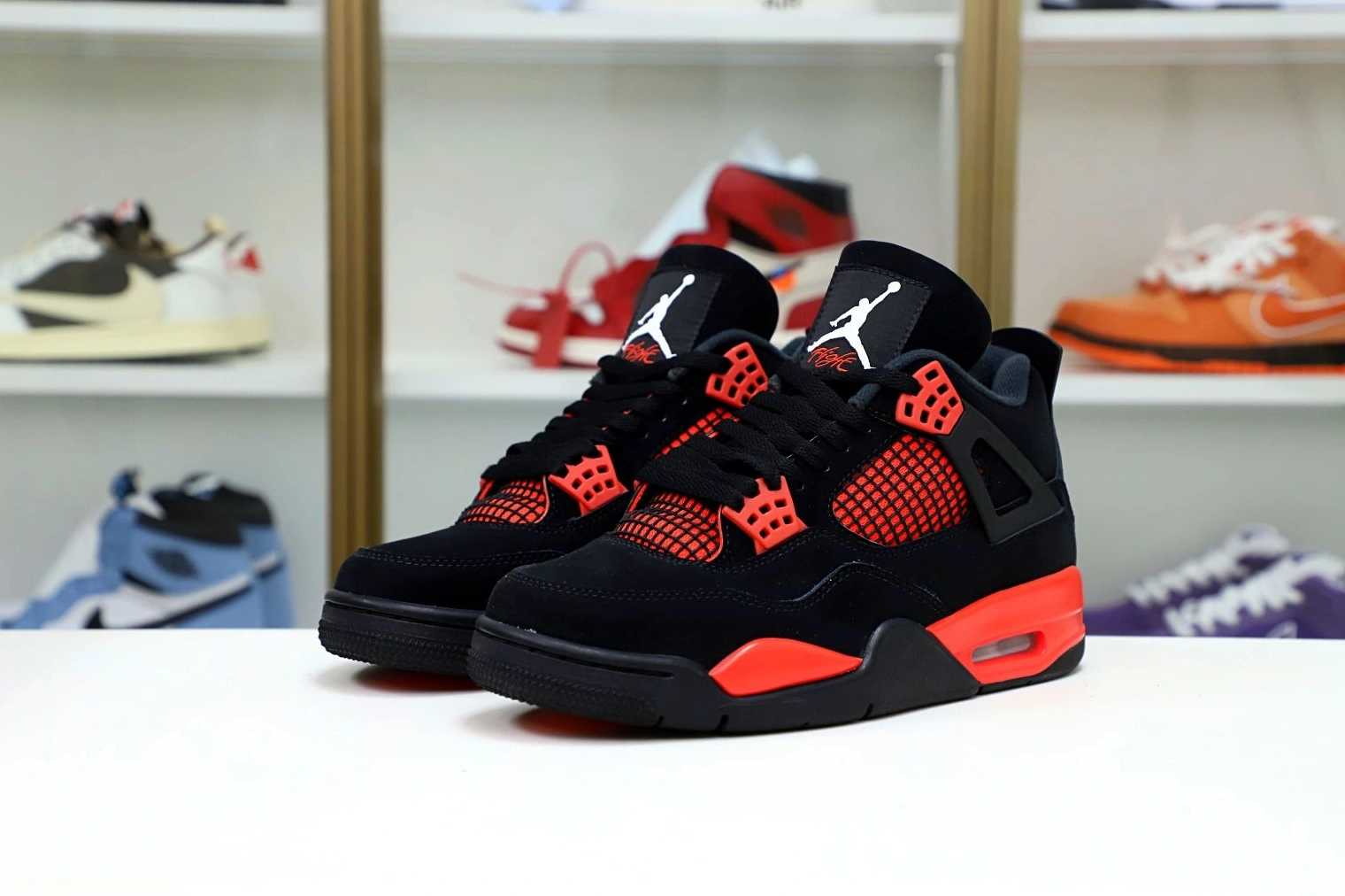 RETRO THUNDER' AIR JORDAN 4 'RED 1224